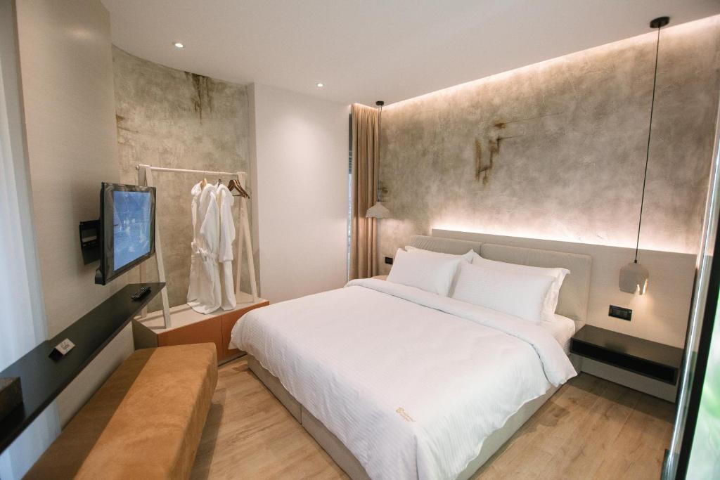 Suite with Balcony — Boulevard Boutique Aparthotel