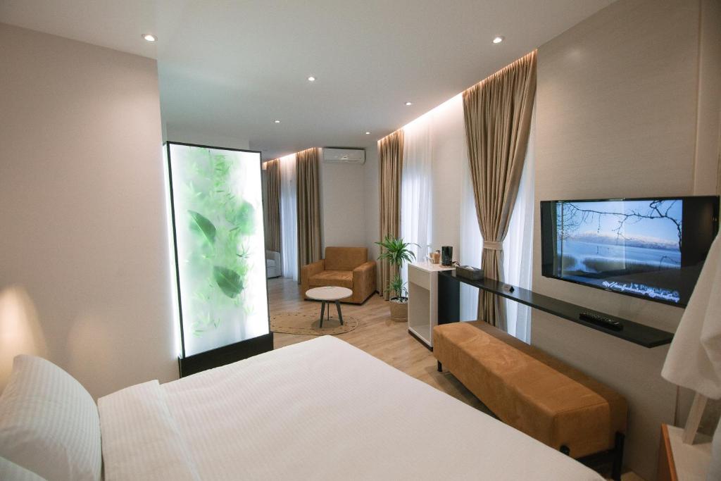 Suite with Balcony — Full View